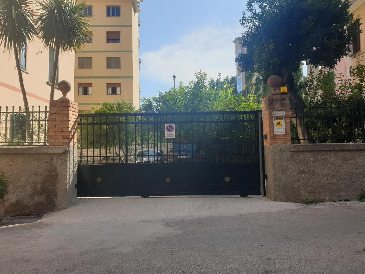 Villa Doralice Comfort House Free Private Parking Salerno Exterior foto